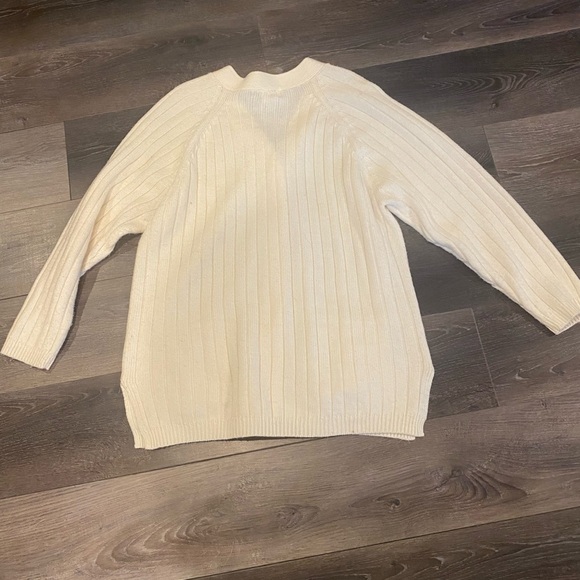 Bobbie Brooks White Sweater EUC - Picture 4 of 5